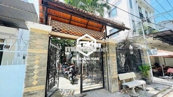 NHÀ SÂN VƯỜN Ở VÀ KINH DOANH SẠCH 4 PHÒNG NGỦ ĐƯỜNG NNHA TRANG CHO THU