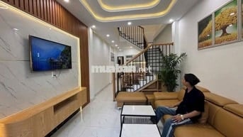 Nhà còn mới-dọn vào ở liền, căn Nguyễn Trọng Tuyển- Phú Nhuận. 34m2