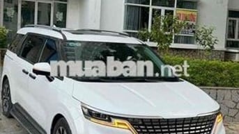 Kia Carnival 2022 2.2D Luxury 8 chỗ - 6 km