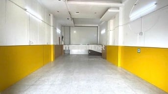 Mặt Tiền Phạm Văn Đồng 60m2 Riêng Biệt Gần Phan Văn Trị Có Vỉa Hè Rộng