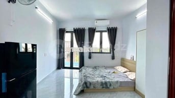 CHO THUÊ PHÒNG STUDIO BAN CÔNG FULL NỘI THẤT NGAY VƯỜN LÀI GẦN VLU