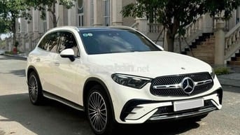 Mercedes Benz GLC Class 2023 - 8999 km mới nhất