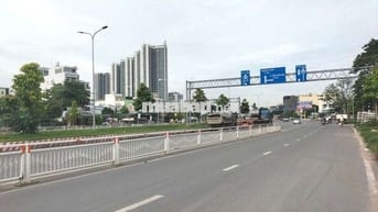 Bán Nhà 4 Tầng 4 PN Ở Hoặc Kinh Doanh Tốt Nguyễn Văn Linh Hơn 5 Tỷ TL