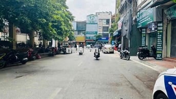 NHÀ ĐỘI NHÂN-BA ĐÌNH-55M2-5 TẦNG-26,5 TỶ-HAI THOÁNG-Ô TÔ TRÁN.