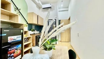 Cho Thuê NC Mặt Tiền LÊ THÁNH TÔN Quận 1 . 
