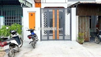 Bán Nhà Hoàn Công Mặt Tiền Nhựa Ấp Mới 1 , Mỹ Hạnh Nam