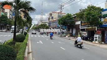 Thuê nhà mặt tiền 5x30 3 lầu tại Đồng Khởi