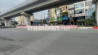 💥 Hơn 15 tỷ – Mặt phố Hào Nam - 7 tầng - gần ngã tư Ô Chợ Dừa –Xã Đàn
