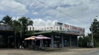 Mặt tiền nhựa kinh doanh liền được
