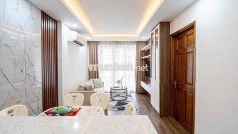 Cho thuê căn hộ 2 phòng ngủ. chung cư Sky Center. gần sân bay TSN