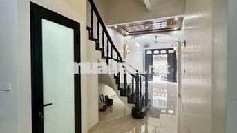 Yên Hoà Cầu Giấy. 36m 5 tầng nhà đẹp ở ngay lô góc.