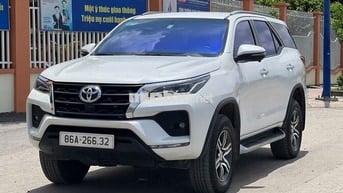 Fortuner 2023 dầu tự động 01 cầu xe còn cứng ngắt