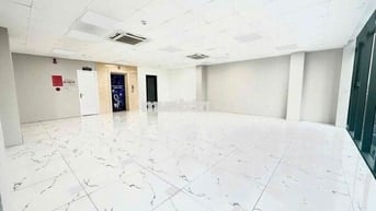 Cho thuê văn phòng tại Láng Hạ 110m2 giá 18t view full kính giá cực re