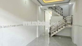 Nhà rẻ 60m2, hẻm xe hơi, Âu Cơ, chỉ hơn 4 đồng