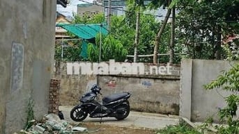 Bán gấp đất Vạn Phúc Đông Mỹ ô tô ngõ thông ,diện tích rông giá 3.9 tỷ