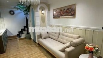 Nhả hẻm 1 sẹc 16m2, 3 phòng ngủ, đường Điện Biên Phủ