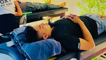 TUYỄN NHÂN VIÊN NỮ LẤY RÁY TAI - GỘI ĐẦU