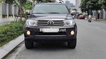 Toyota Fortuner 2.5G số sàn máy dầu 2010 siêu đẹp