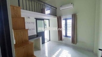 PHÒNG GÁC BAN CÔNG MỚI XÂY 100%_CUỐI Nguyễn Thái Sơn Q.GV_THANG MÁY