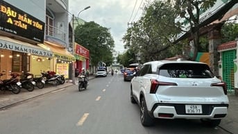 Bán đất tặng nhà C4 ngang 10m 240m2 hẻm 496 Dương Quảng Hàm 21tỷ hơn.