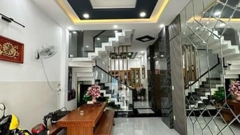 Quỳnh 0793849596 Cần tiền bán nhà Đ.Trần Mai Ninh,60m2,giá 1tỷ300 ,SHR