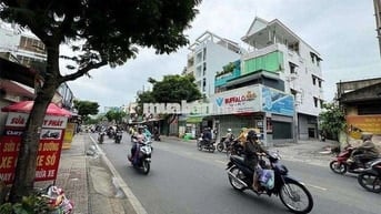 CHO THUÊ GÓC 2MẶT TIỀN 6x20 , P11 QUẬN11 65TR/1 THÁNG.