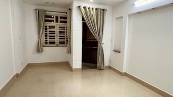 Bán nhà phố 3 tầng , hẻm ô tô đường Nguyễn Duy Trinh rẽ vào 