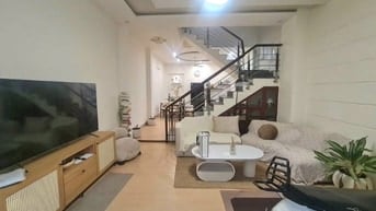 Nhà hẻm gần Cầu Kiệu - dễ di chuyển - GIÁ 2,25 TỶ - Trần Khắc Chân