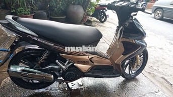 Xe máy Suzuki Hayate màu nâu đen đời 2010