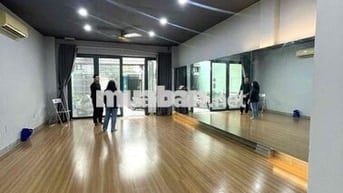 Nhà 1 trệt 1 lầu 5 x 23- 2 sàn rộng lớn phù hợp cty đông nhân viên, kh