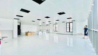 Cho thuê văn phòng tại Đống Đa 130m2 giá 21t giá cực rẻ view thoáng