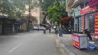 Mặt phố Hồng Mai - Hai Bà Trưng - 71m2 x 4 tầng thang máy.  KD tốt