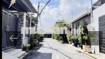 Vị trí mặt tiền đường khu dân cư hiện hữu. Dân trí cao so Hồng riêng