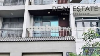 NHÀ ĐƯỜNG SƯ VẠN HẠNH DIỆN TÍCH: 4X20M TRỆT 3 LẦU QUẬN 10 CHO THUÊ
