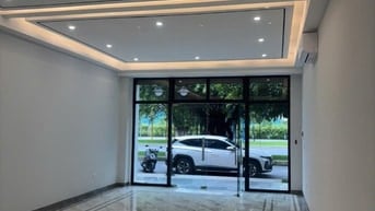Bán gấp Shophouse 4,5 tầng đối diện công viên Vinhomes Ocean Park, 