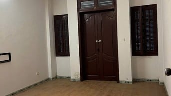 Cho thuê nhà KĐT Định Công; 55m2 x 4,5 tầng đường 13,5m vỉa hè 3m