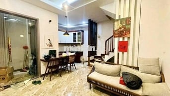 TRẦN DUY HƯNG-CẦU GIẤY-38M2-5 TẦNG-9,8 TỶ-50M RA Ô TÔ TRÁNH.