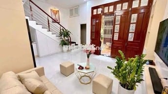 TRUNG TÂM ĐỐNG ĐA NGÃ 4 SỞ - 5 Tầng ngõ thông, 2 mặt thoáng