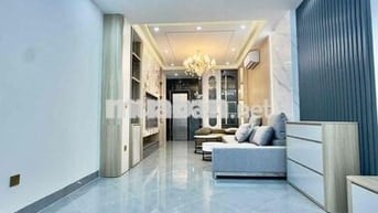 BÁN NHÀ THANG MÁY PHẠM VĂN ĐỒNG 38m2 - HƠN 10 TỶ- NGÃ TƯ MAI DỊCH