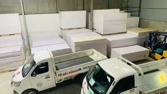 TUYỂN AE GIAO HÀNG TẤM ALU, MICA Ô TÔ TẢI 990kg hoặc xe kia 1.25T
