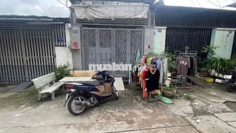 Nhà chính chủ đường C4 Phạm Hùng Bình Chánh xe hơi