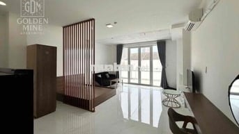 CHO THUÊ CĂN HỘ CHUNG CƯ MINI DẠNG PENHOUSE STUDIO BAN CÔNG LỚN QUẬN 1