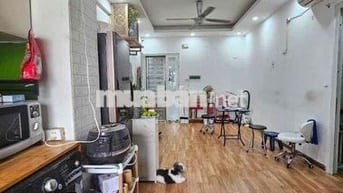 NAM TRUNG YÊN 60 m2 CHUNG CƯ 2 NGỦ TẦNG VÍP CHỈ 4 TỶ SỔ ĐỎ LÂU CẦU GIẤ