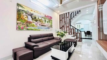 BÁN NHÀ XUÂN THUỶ 42m2- 40m RA Ô TÔ -DÂN XÂY GIÁ HƠN 10 TỶ