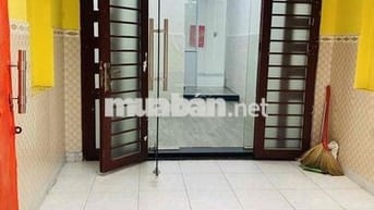 NHÀ MẶT TIỀN HẺM 1 TRỆT 2 LẦU 3 PHÒNG NGỦ .QUANG TRUNG GV