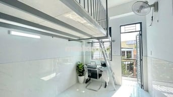 Phòng ban công - Phạm Văn chiêu
