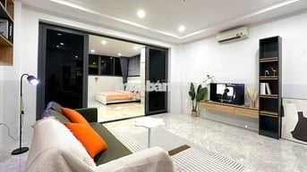 1 phòng ngủ ban công rộng 50m2 - Full nội thất - Mặt tiền đường - Q7