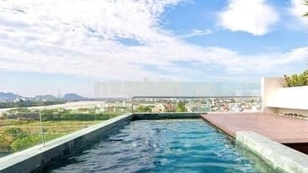 1BR 45m2 hồ bơi, bồn tắm, dọn phòng hàng tuần, thoáng đẹp
