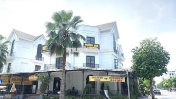 biệt thự góc San Hô 225m2,20 tr/th thích hợp làm nhà hàng,cafe,trường