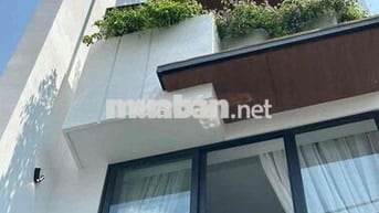 Cho thuê nhà 4 tầng kiệt oto 5m Nguyễn Hoàng full nội thất